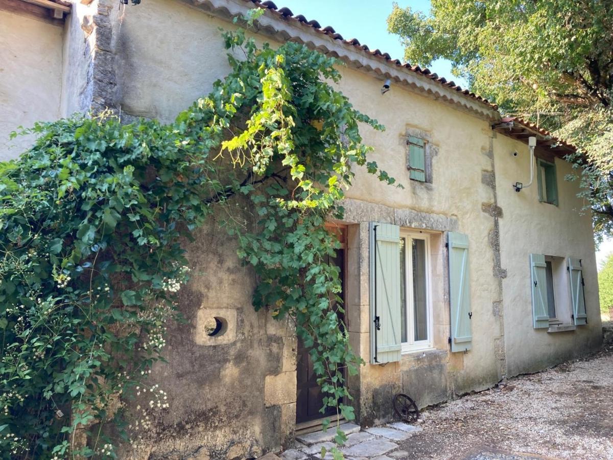 Rustic Cottage With Stunning Swimming Pool Saint-Front  Exteriér fotografie